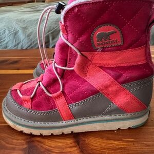 Sorel Glacy Explorer Shortie Snow Kids Boot size 2